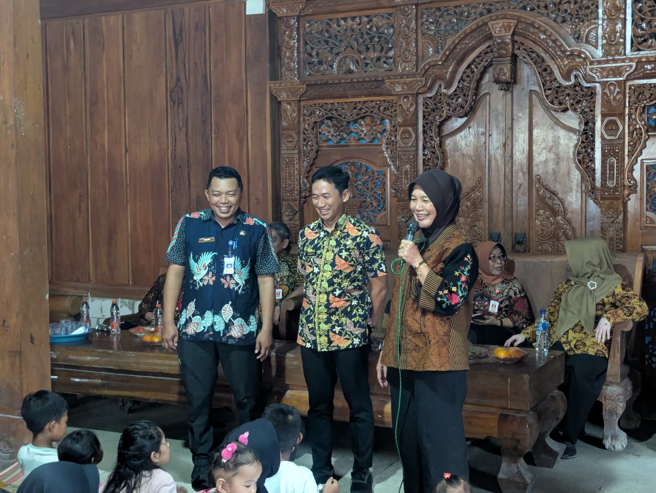 Kunjungan Ibu Wakil Bupati Bojonegoro di Dusun Bladogan Desa Pragelan