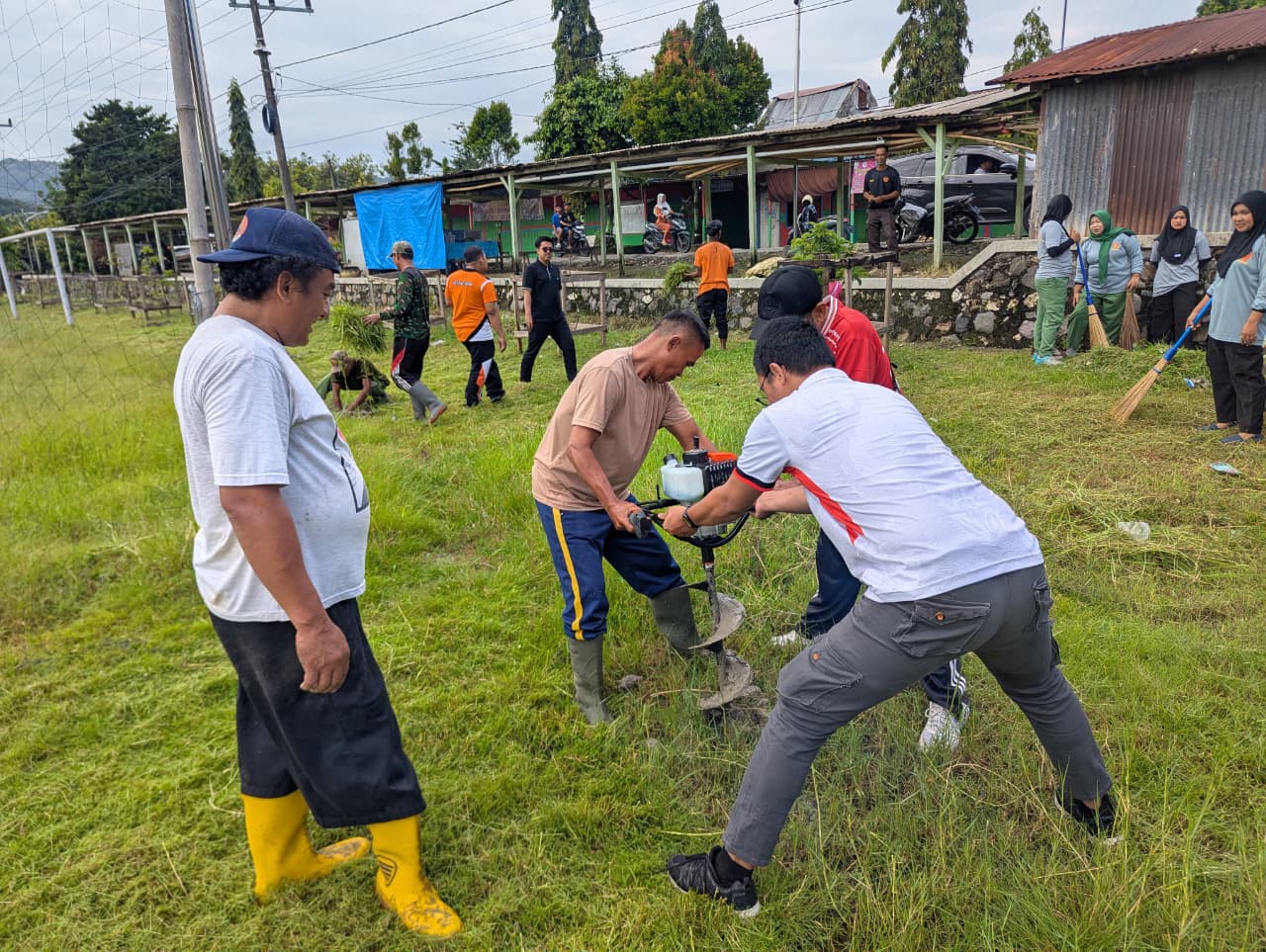 Kerja Bakti dan Pemasangan Biopori di Desa Pajeng