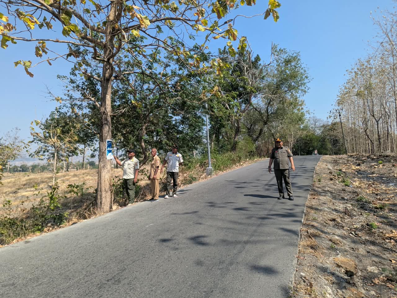 Penertiban Banner Tidak Berizin di Jalan PUK Gondang–Senganten